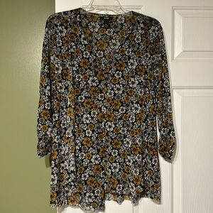 Light weight shirt, three quarter sleeve!  Great for all weather!